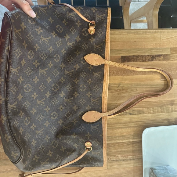Louis Vuitton Neverfull MM - Picture 2 of 5